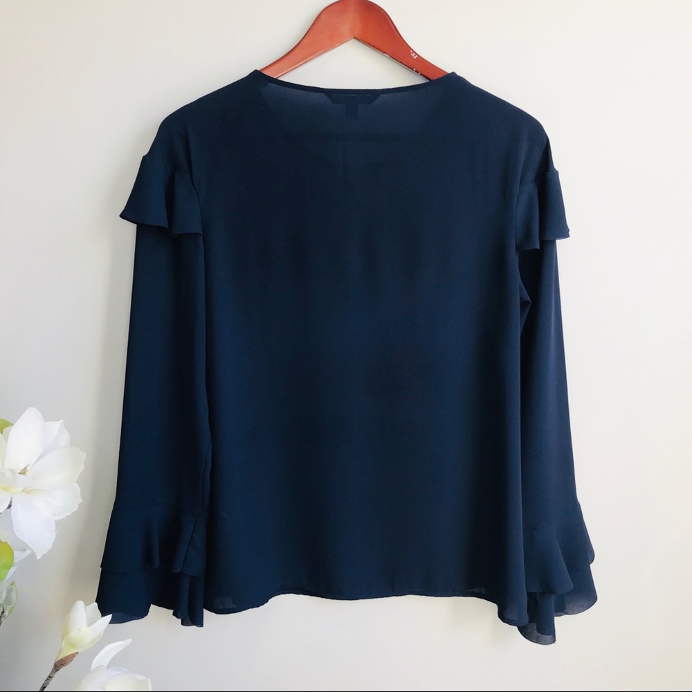 Banana Republic Easy care flounce Top - Picture 3 of 7